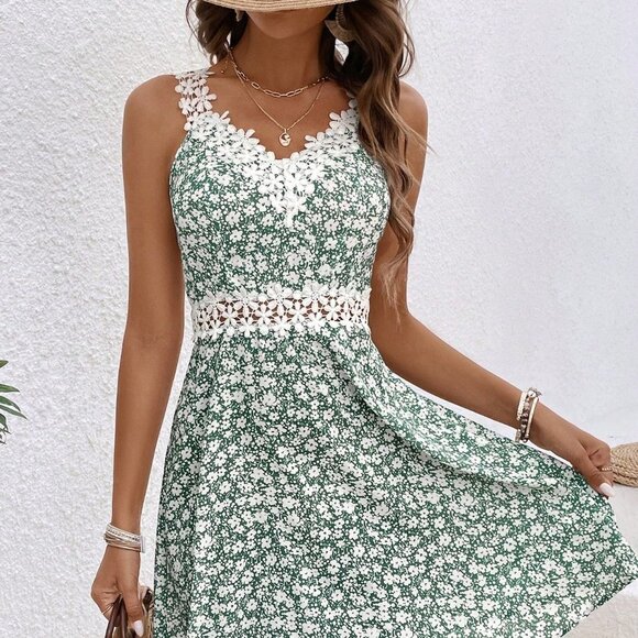Green Boho Women's Sleeveless Floral Print Lace Splice Dress - Picture 4 of 6